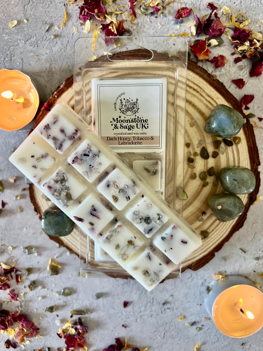 CEDARWOOD & TONKA BEAN Crystal Infused Wax Melt Snap Bar with Labradorite Chips.